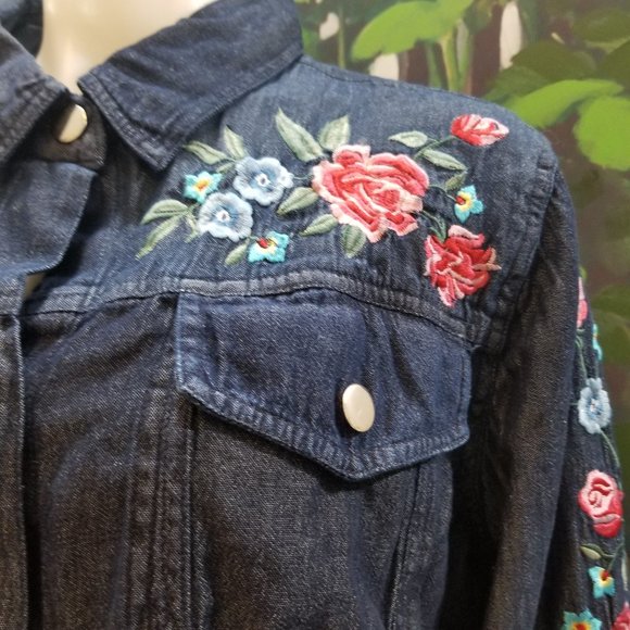 Collections ETC  Denim Button Down Shirt L/XL - Picture 7 of 8